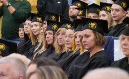 Dyplomatorium i czepkowanie absolwentów Wyższej Szkoły Gospodarki Kolegium Nauk Stosowanych Filii w Działdowie