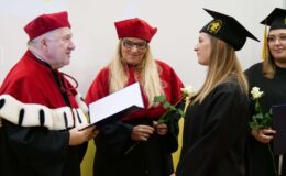 Dyplomatorium i czepkowanie absolwentów Wyższej Szkoły Gospodarki Kolegium Nauk Stosowanych Filii w Działdowie