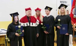 Dyplomatorium i czepkowanie absolwentów Wyższej Szkoły Gospodarki Kolegium Nauk Stosowanych Filii w Działdowie