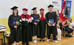 Dyplomatorium i czepkowanie absolwentów Wyższej Szkoły Gospodarki Kolegium Nauk Stosowanych Filii w Działdowie