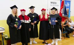 Dyplomatorium i czepkowanie absolwentów Wyższej Szkoły Gospodarki Kolegium Nauk Stosowanych Filii w Działdowie