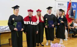 Dyplomatorium i czepkowanie absolwentów Wyższej Szkoły Gospodarki Kolegium Nauk Stosowanych Filii w Działdowie