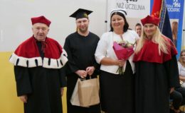 Dyplomatorium i czepkowanie absolwentów Wyższej Szkoły Gospodarki Kolegium Nauk Stosowanych Filii w Działdowie