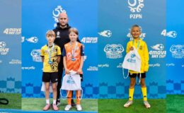 kolaż zdjęć, na których widać dwóch chłopców, trzy dziewczynki, jedną osobę dorosłą Fot. AP Goalmania