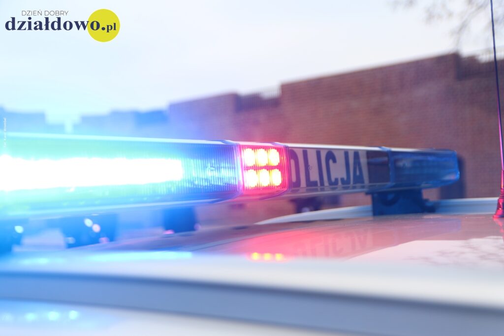 Prowadził auto "na dożywotnim zakazie" (na zdjęciu sygnalizator świetlny policyjny)