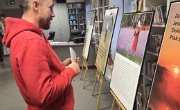 „Znikający błękit” – wernisaż wystawy fotograficznej Marii Wilkowskiej