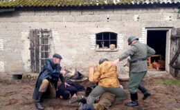 Nasi muzealnicy w rekonstrukcji historycznej w Lesie Białuckim