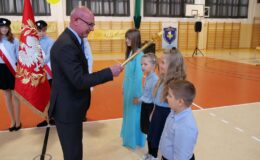Pasowanie na Pierwszaka i Dzień Edukacji Narodowej w Szkole Podstawowej nr 1