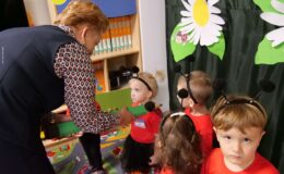 „Biedronki” pasowane na przedszkolaków