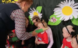 „Biedronki” pasowane na przedszkolaków