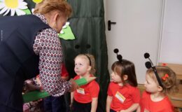 „Biedronki” pasowane na przedszkolaków