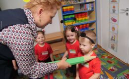 „Biedronki” pasowane na przedszkolaków