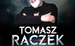 plakat informujący o spotkaniu autorskim z Tomaszem Raczkiem w MBP w Działdowie