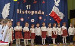 Uroczysta akademia z okazji Święta Niepodległości w Przedszkolu nr 5