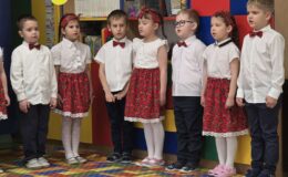 Uroczysta akademia z okazji Święta Niepodległości w Przedszkolu nr 5