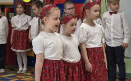 Uroczysta akademia z okazji Święta Niepodległości w Przedszkolu nr 5