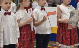 Uroczysta akademia z okazji Święta Niepodległości w Przedszkolu nr 5