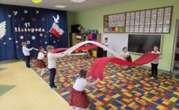 Uroczysta akademia z okazji Święta Niepodległości w Przedszkolu nr 5