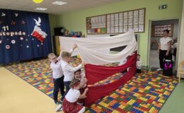 Uroczysta akademia z okazji Święta Niepodległości w Przedszkolu nr 5