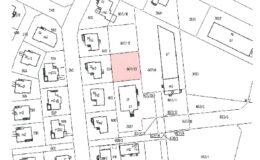 na zdjęciu, na mapie zaznaczona nieruchomość do sprzedaży