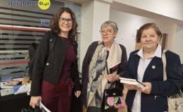 Anna Barbara Czuraj-Struzik z honorową odznaką Zasłużony dla Kultury Polskiej