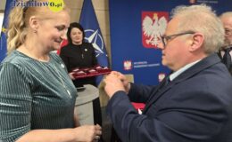 Anna Barbara Czuraj-Struzik z honorową odznaką Zasłużony dla Kultury Polskiej