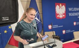 Anna Barbara Czuraj-Struzik z honorową odznaką Zasłużony dla Kultury Polskiej