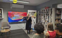 „Wędrując leśnymi ścieżkami” – wystawa prac młodych artystów w MBP