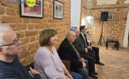 Posłowie na Sejm  RP Robert Gontarz i Marcin Horała spotkali się a mieszkańcami Działdowa