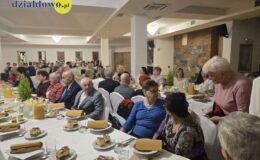 Spotkanie opłatkowe studentów  Uniwersytetu Trzeciego Wieku