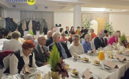 Spotkanie opłatkowe studentów  Uniwersytetu Trzeciego Wieku