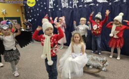 „Hu, hu, ha” – zimowe przedstawienie w Przedszkolu nr 3