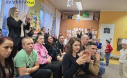 „Hu, hu, ha” – zimowe przedstawienie w Przedszkolu nr 3