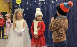 „Hu, hu, ha” – zimowe przedstawienie w Przedszkolu nr 3