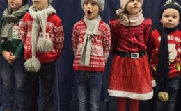 „Hu, hu, ha” – zimowe przedstawienie w Przedszkolu nr 3