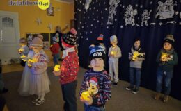 „Hu, hu, ha” – zimowe przedstawienie w Przedszkolu nr 3