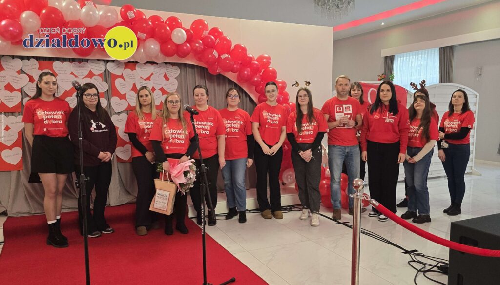 Weekend Cudów Szlachetnej Paczki 2025 pamiątkowa fotografia Wolontariuszy Szlachetnej Paczki 2025