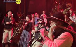 Kapela Malinorze, Św. Mikołaj i artyści ze Szkoły Muzyki i Tańca Art Music w świątecznej odsłonie