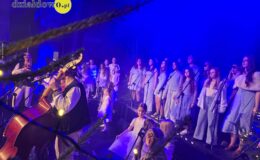 Kapela Malinorze, Św. Mikołaj i artyści ze Szkoły Muzyki i Tańca Art Music w świątecznej odsłonie