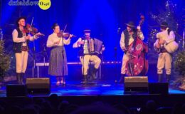 Kapela Malinorze, Św. Mikołaj i artyści ze Szkoły Muzyki i Tańca Art Music w świątecznej odsłonie