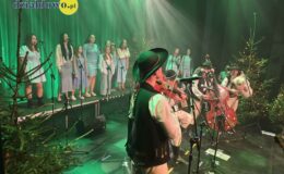 Kapela Malinorze, Św. Mikołaj i artyści ze Szkoły Muzyki i Tańca Art Music w świątecznej odsłonie