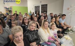 Magia Świąt na Scenie: Przedszkolaki z „Czwórki” w Bajkowym „Dziadku do orzechów”