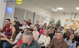 Magia Świąt na Scenie: Przedszkolaki z „Czwórki” w Bajkowym „Dziadku do orzechów”