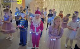 Przedświąteczna magia w Przedszkolu nr 4 w Działdowie! „Dziadek do orzechów”