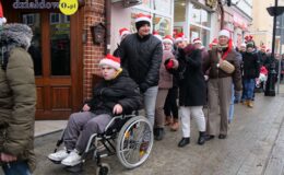 „Sztafeta z Mikołajem” rozświetliła ulice Działdowa