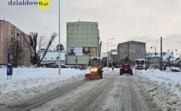 Akcja wywożenia śniegu z miasta 