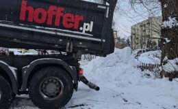 Akcja wywożenia śniegu z miasta 