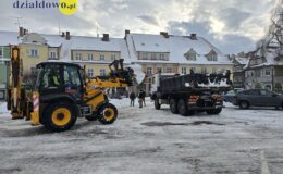 Akcja wywożenia śniegu z miasta 