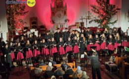 Chór „Our Voice” i „Chamber Orchestra” śpiewająco powitali Nowy Rok