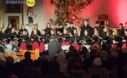 Chór „Our Voice” i „Chamber Orchestra” śpiewająco powitali Nowy Rok